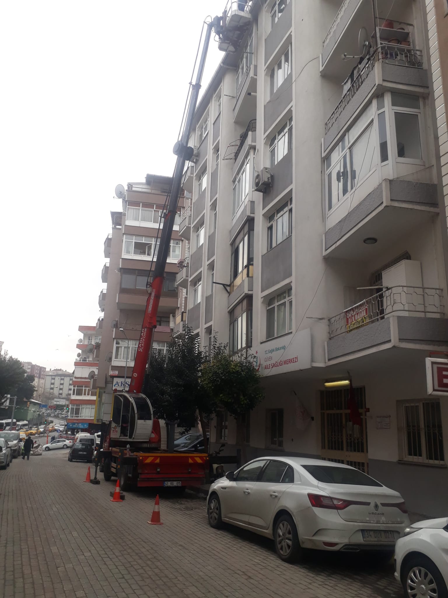 Sepetli vinç çalışması